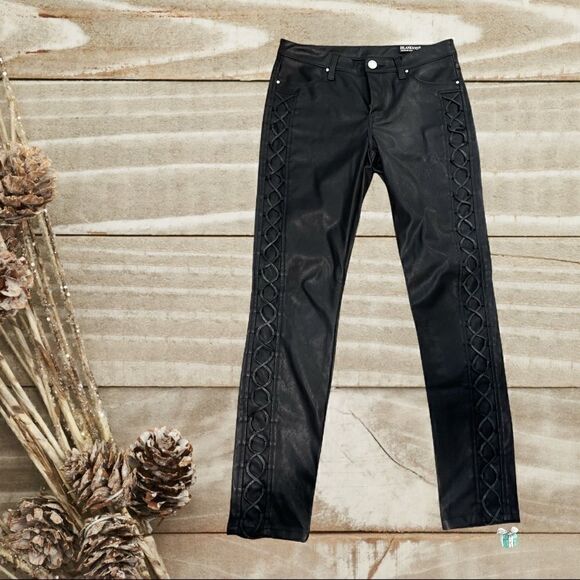 Size 27 BlaNK NYC Faux Leather The Reade Crop Skinny Leg - Picture 2 of 6